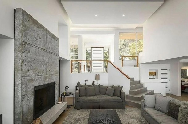 Aktyor arvadını itirdikdən sonra malikanəsini satışa çıxardı - FOTOLAR